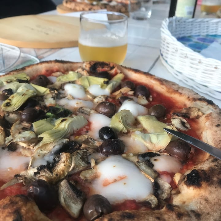 photo of Ristorante Pizzeria L'Escalier Pizza Quattro Giornate shared by @aurora110689 on  29 Nov 2021 - review