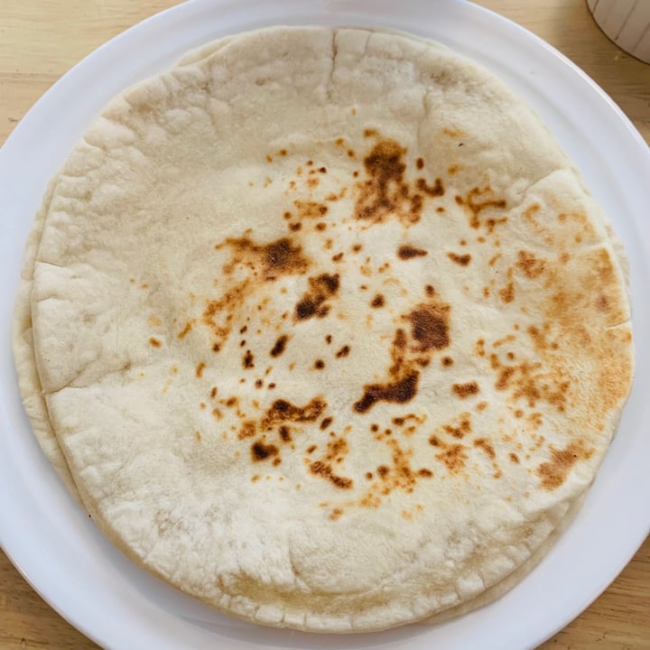 photo of Mearth cafe Pita Bread & Garlic Hummus shared by @andyboimdu on  25 Jul 2021 - review