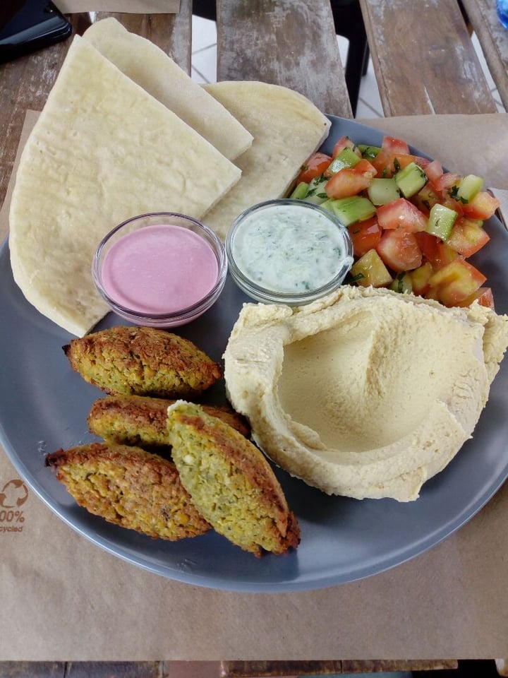 photo of BuenaVida 100% Vegan Pita, Hummus shared by @fabiolamichelotti on  18 Feb 2020 - review