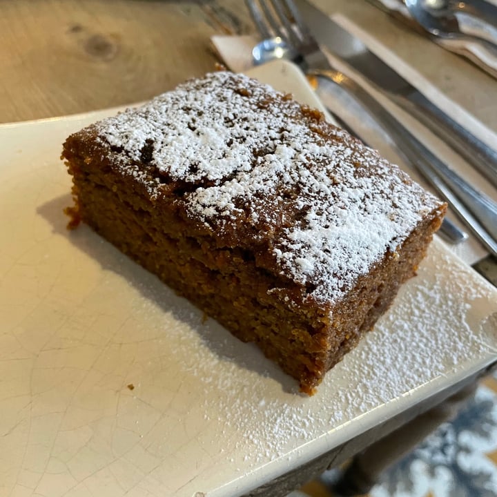 photo of Le Pain Quotidien Carrot Cake shared by @sofiferracuti8 on  18 Jun 2021 - review