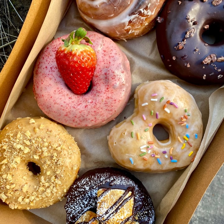 photo of Good Town Doughnuts Half dozen donuts shared by @kimvillaneda on  27 Feb 2021 - review