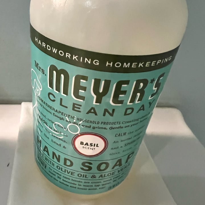 photo of Mrs. Meyers Basil Hand Soap shared by @veganmika on  11 Jun 2022 - review