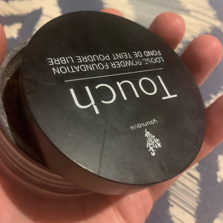review photo of Younique Touch Loose Powder Foundation shared by @alexdahl on 22 Jun 2021 - review