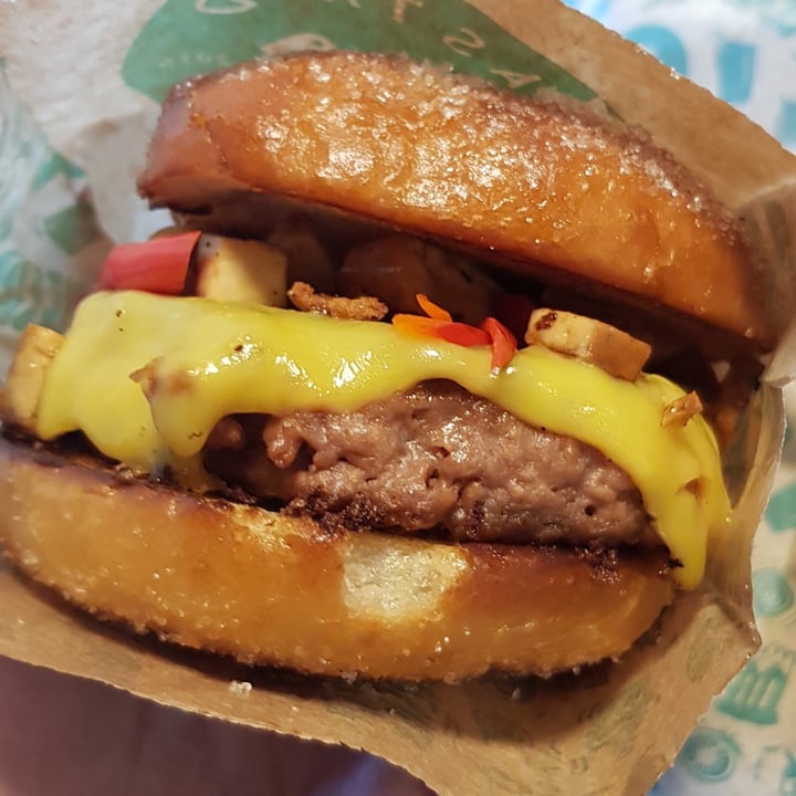 review photo of Bastard Burgers Donut burger (vegansk) shared by @crei on 06 Apr 2021 - review