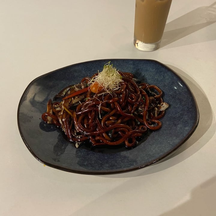 photo of Vegetarian 一棵树 (Yi Ke Shu) Vegetarian Kitchen Yaki Udon shared by @synthwave0470 on  30 Oct 2021 - review