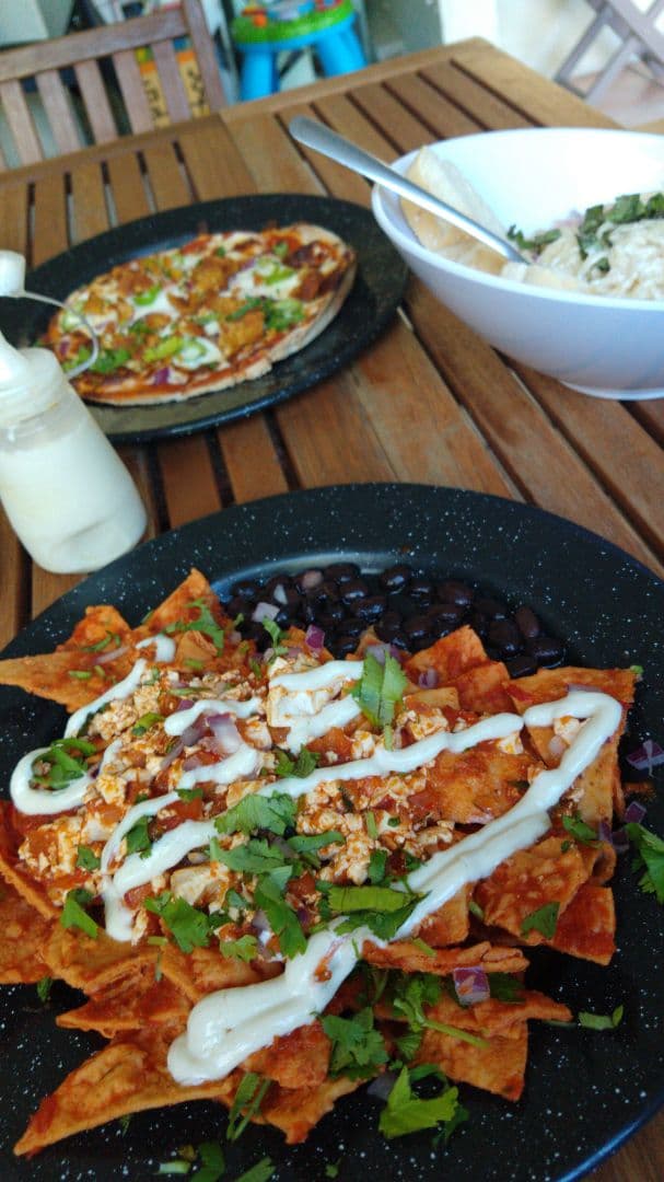 Photo of the dish “chilaquiles con tofu revuelto”