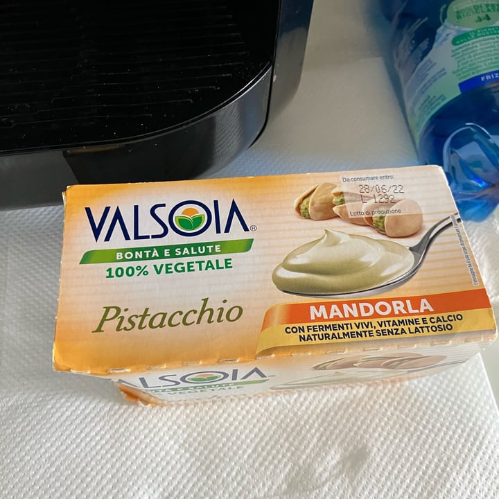 photo of Valsoia Pistacchio Mandorla shared by @ginkopaperina on  10 Jun 2022 - review