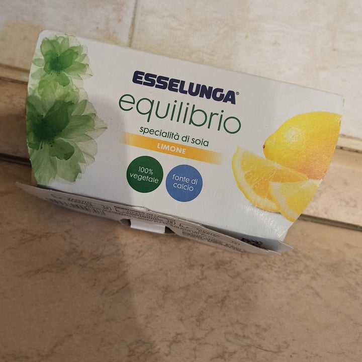 review photo of Esselunga Yogurt Di Soia Al Limone shared by @matildeagatha on 08 May 2022 - review