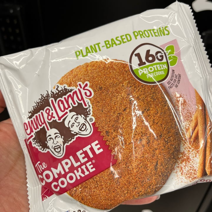photo of Lenny & Larry’s The Complete cookie Cinnamon shared by @mexicancherry on  05 Nov 2022 - review