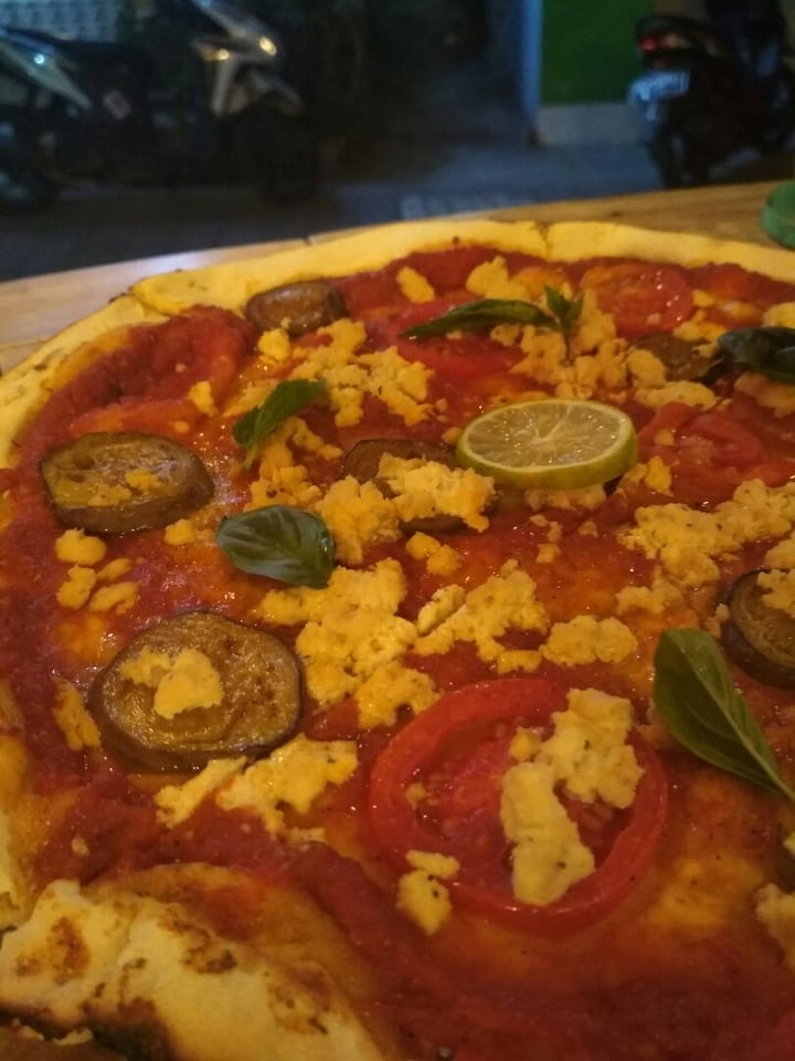 review photo of Nekopopo Japanese Warung Vegan pizza shared by @veganotti on 14 Jul 2019 - review