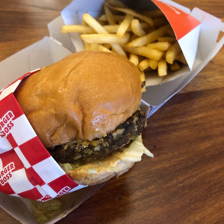 photo of Burgerboss Vegan Boss Burger shared by @meggi-loves-a-veggi on  25 Jul 2022 - review