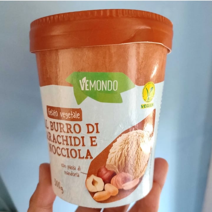photo of Vemondo Gelato al burro di arachidi e nocciola shared by @veganveganvegannina on  20 Jun 2022 - review