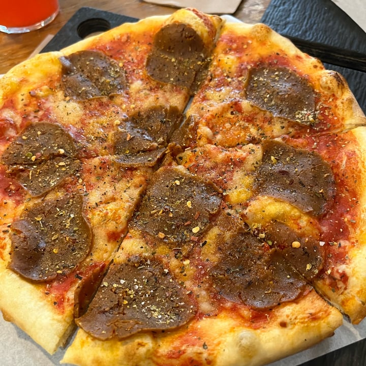 photo of Virtuous Pie Pepperoni pizza shared by @tatanka05 on  11 Oct 2022 - review