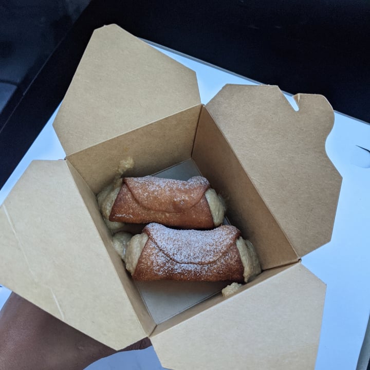 photo of Floralia Salted Caramel Canoli shared by @harsha on  01 Apr 2021 - review