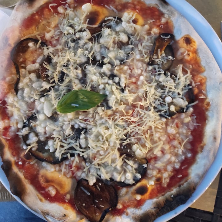 review photo of Pizzeria Frontoni Vegan pizza parmigiana shared by @silvia3 on 04 Aug 2022 - review