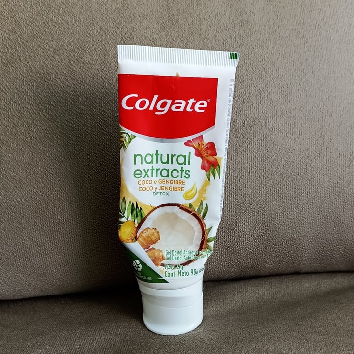 review photo of Colgate Creme Dental Natural Extracts Coco E Gengibre shared by @creusacosta on 08 Jun 2022 - review