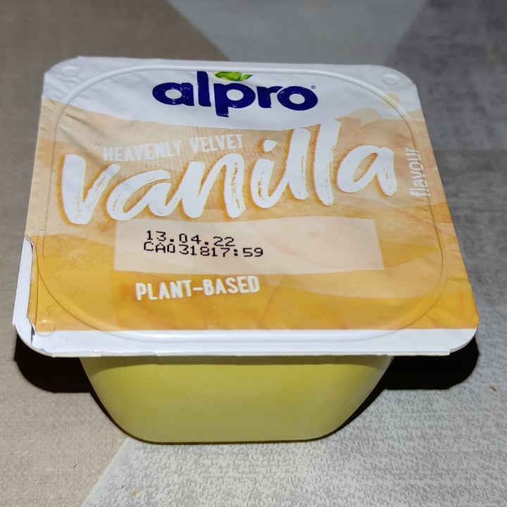 photo of Alpro Postre de vainilla cremosidad sublime shared by @elenavarrop on  20 Mar 2022 - review