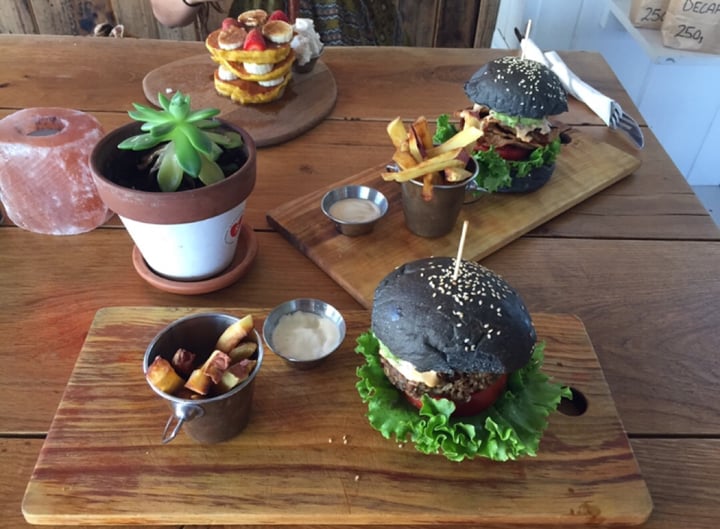 photo of Scheckter's RAW Gourmet Best Vegan Burger (BVB) shared by @sanctuarymike on  02 Jul 2019 - review