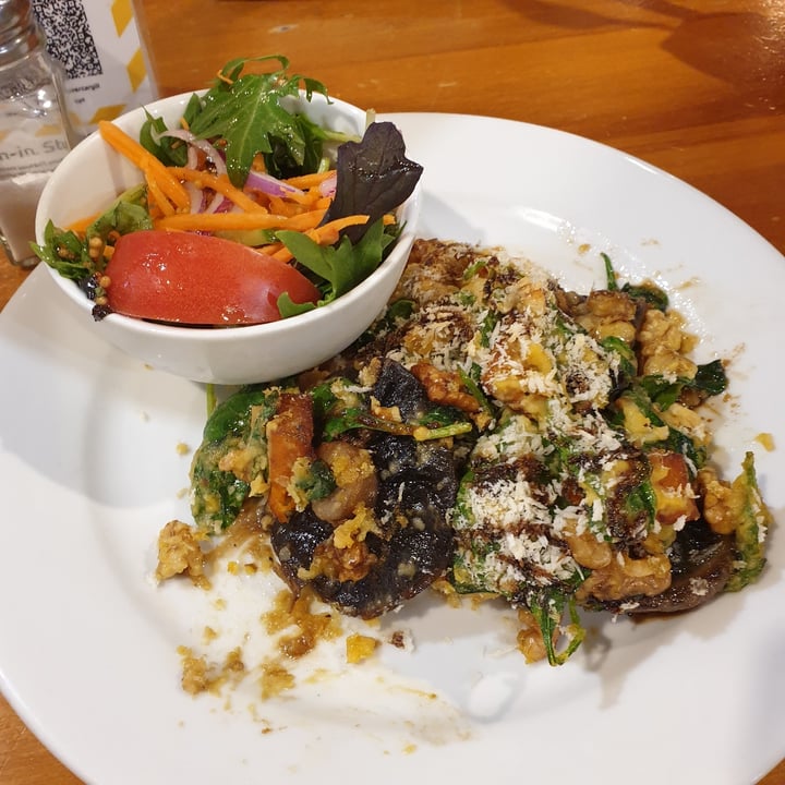 review photo of Speights Ale House Stuffed Mushrooms shared by @natly on 22 May 2021 - review