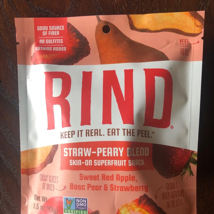 review photo of Rind Strawberry Peary dried fruit shared by @caitmmire on 01 May 2020 - review