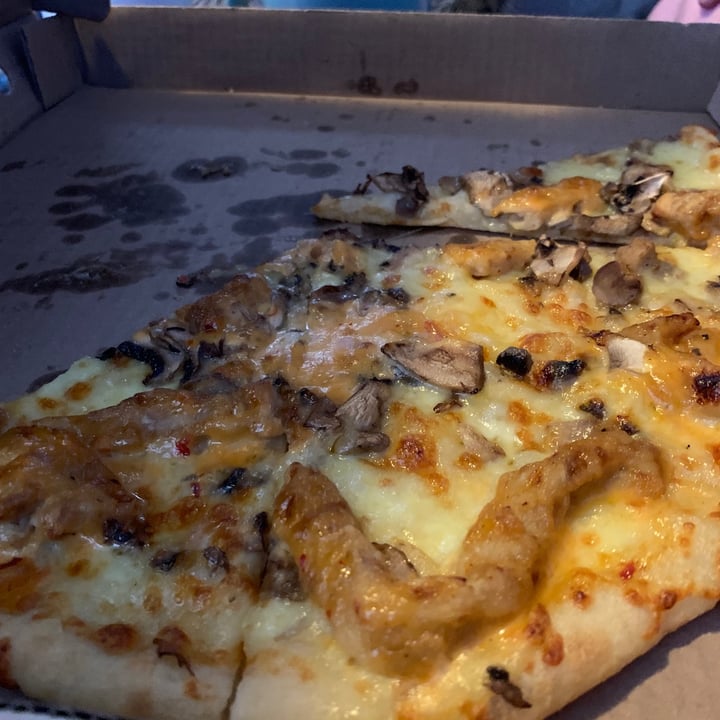 photo of Panarottis Table Bay Vegan Chicken and mushrooms shared by @lillywood86 on  05 Sep 2020 - review