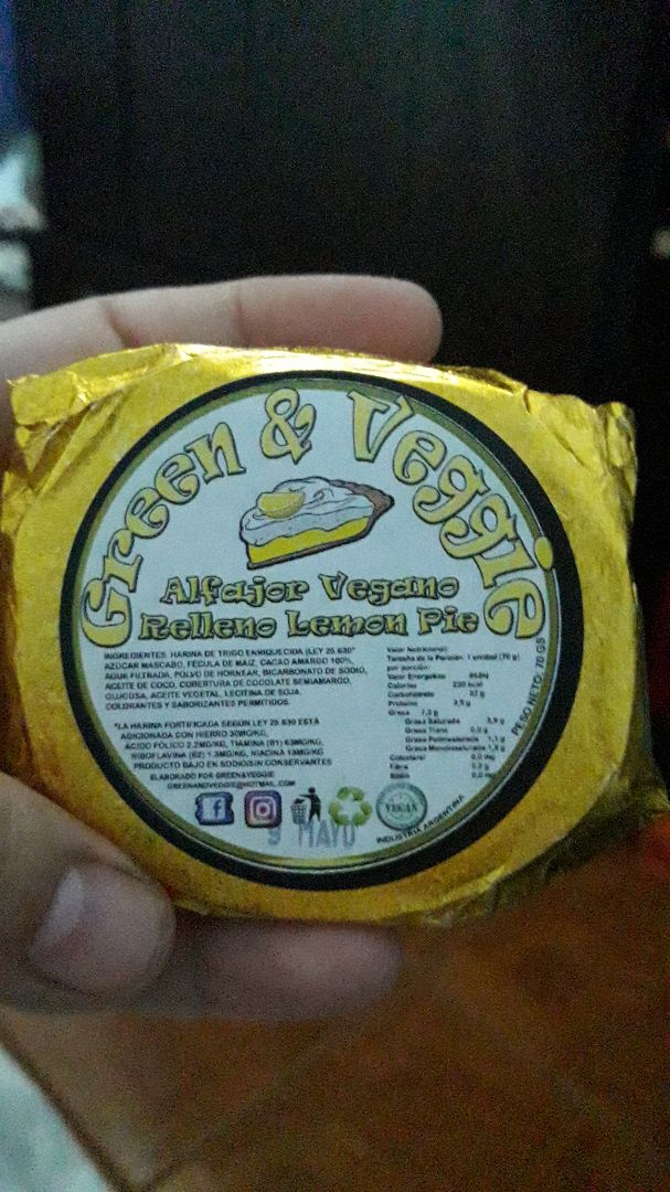 photo of Green & Veggie Alfajor Vegano relleno Lemon Pie shared by @ladynoe on  09 Mar 2020 - review