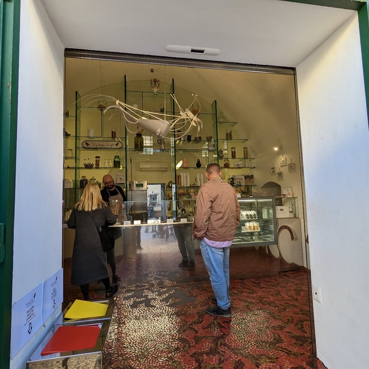 review photo of I Vizi degli Angeli Laboratorio di Gelateria Artigianale Gelato Al Mandarino Con Basilico shared by @patrickdaniele on 25 Nov 2022 - review