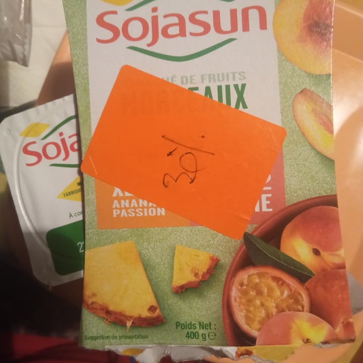 photo of Sojasun Yogurt ai pezzi di frutti della passione ed ananas e alle pesche shared by @stregadicioccolata on  09 Feb 2022 - review