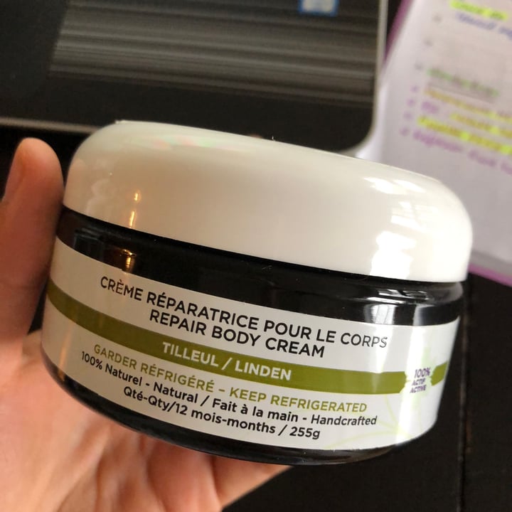 photo of anokian nature crème réparatrice pour le corps shared by @verovege on  03 Nov 2021 - review