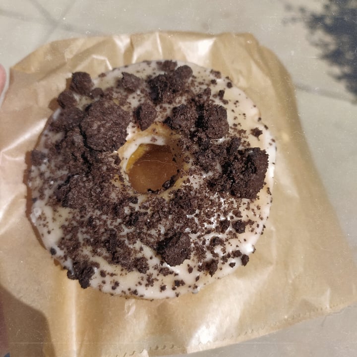 photo of Rainbow Bakery Cookies & Cream Donut shared by @sisvegan on  06 Oct 2021 - review