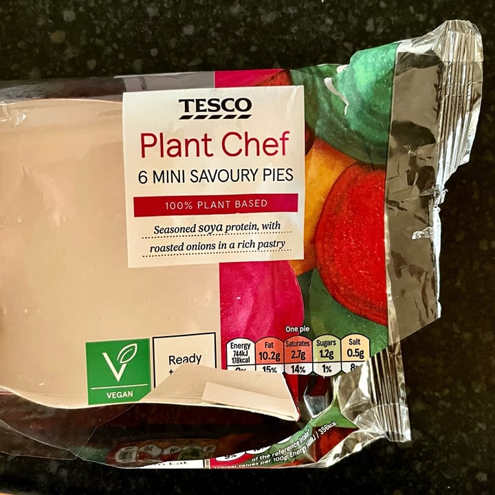photo of Tesco Plant Chef 6 Mini savoury pies shared by @mtp on  17 Nov 2022 - review