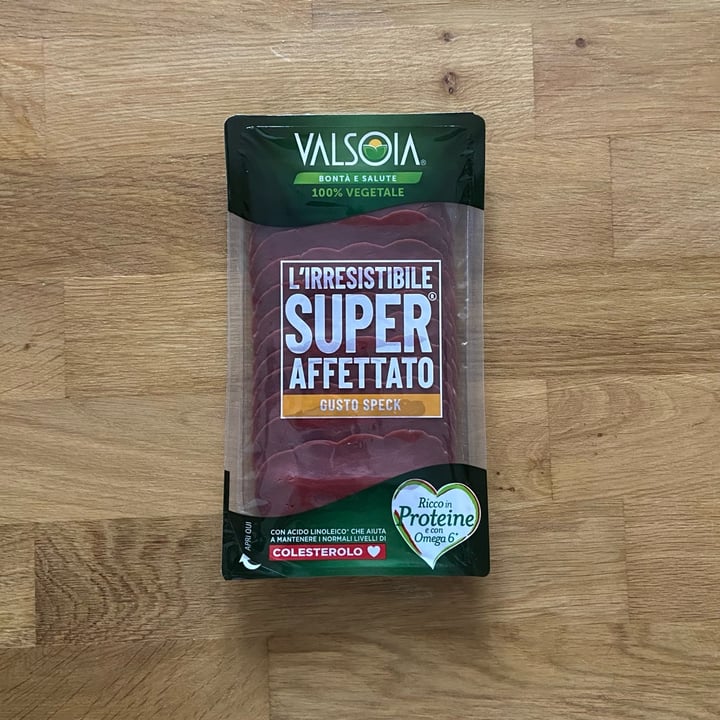 photo of Valsoia L’irresistibile super affettato Gusto speck shared by @vegmaddy on  24 Nov 2022 - review