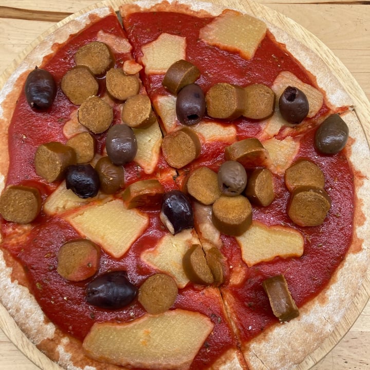 photo of Vegan come koala Pizza shared by @homemademood on  25 Apr 2022 - review