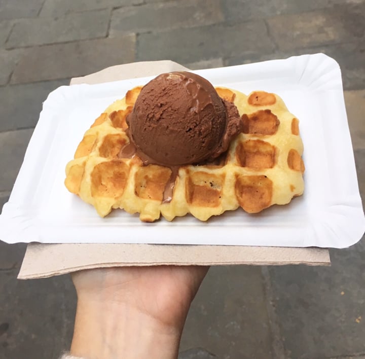 photo of Gocce di latte Vegan waffle shared by @marinalmeida on  07 Aug 2019 - review