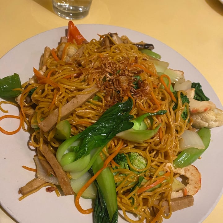 photo of Loving Hut Stir Fried Noodles And Mixed Vegetables shared by @agurman on  06 Mar 2022 - review