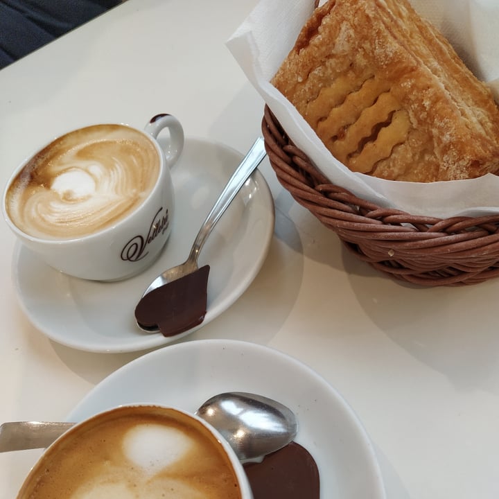 photo of Pasticceria Velletri Sfoglia Vegan Alla Mela shared by @esserena on  16 Feb 2021 - review