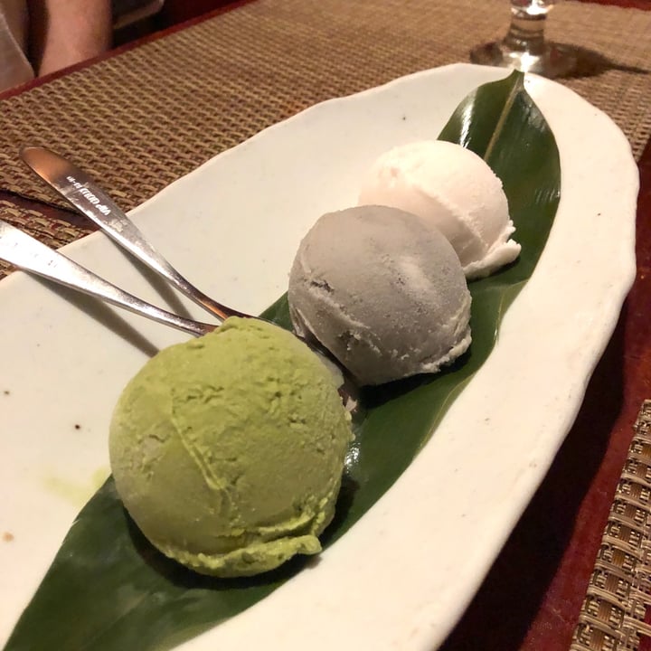 photo of Hangawi Korean ice cream trio shared by @ilovegoats on  10 Jun 2021 - review
