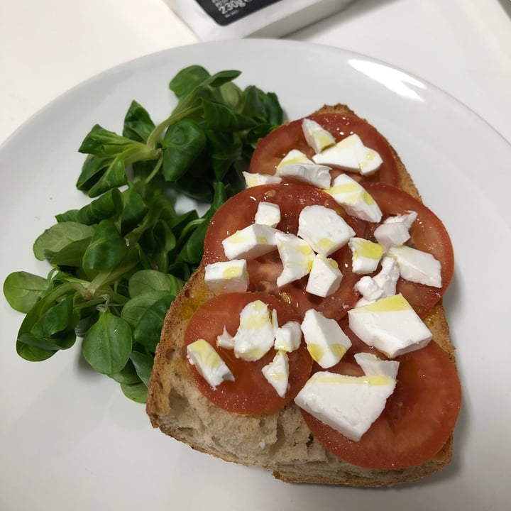 review photo of Violife Blanc Grec shared by @antoniamaria on 18 Jan 2022 - review