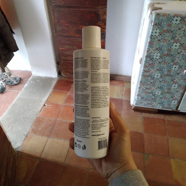 review photo of John Paul Pet Super Bright Shampoo shared by @lasilviavegana on 14 Apr 2021 - review