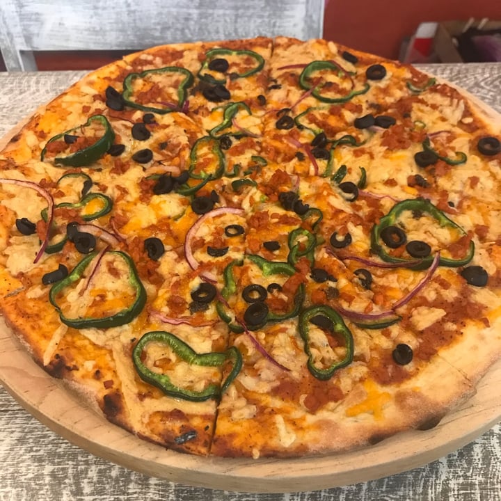 review photo of Jonny Como Pizza Special 4 Cheeses shared by @mayeetavera on 20 Feb 2022 - review