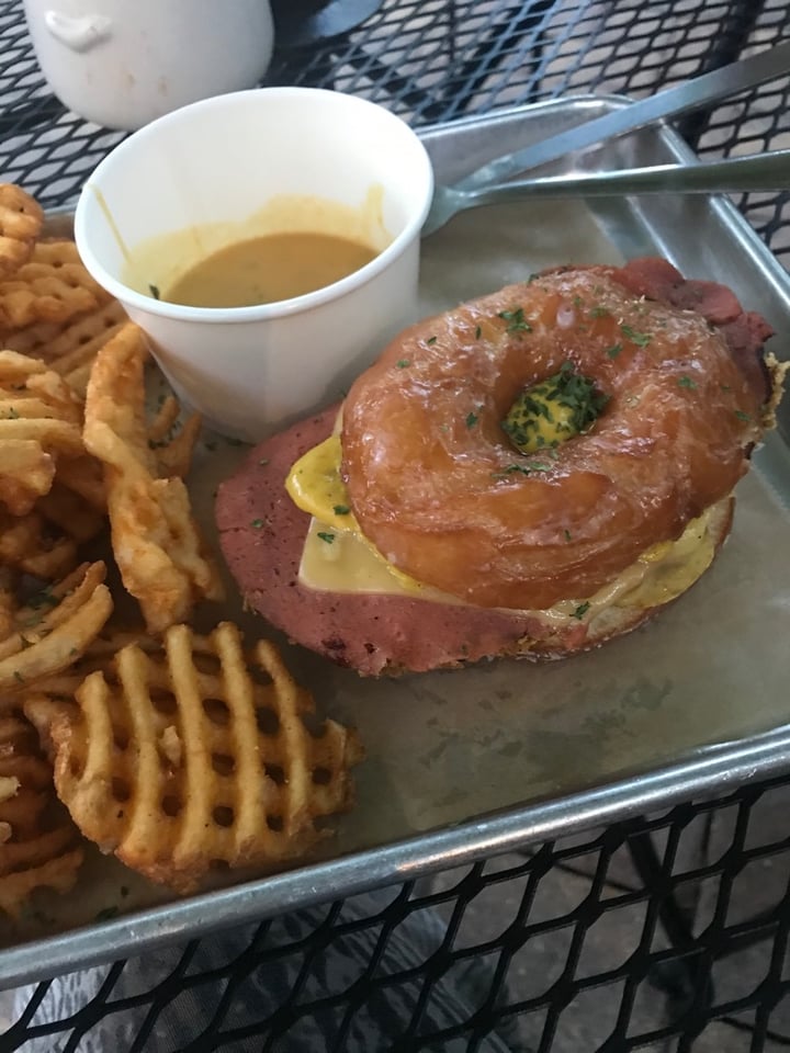 review photo of Golden Dinosaurs Vegan Deli Baby Bleu shared by @moonlily on 15 Jan 2020 - review
