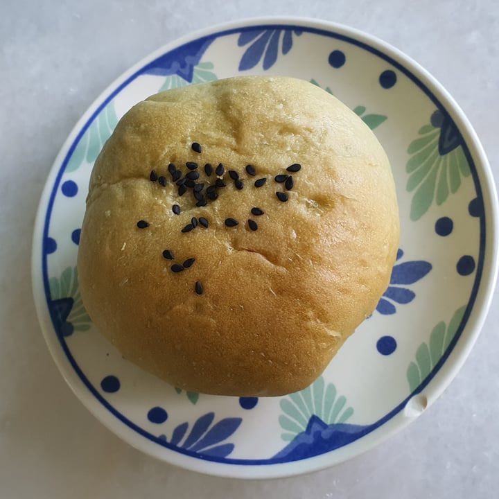 photo of The Flour Lab (20, Lebuh Queen, George Town, Penang) Red Bean Bun shared by @jyuubuns on  01 Aug 2020 - review