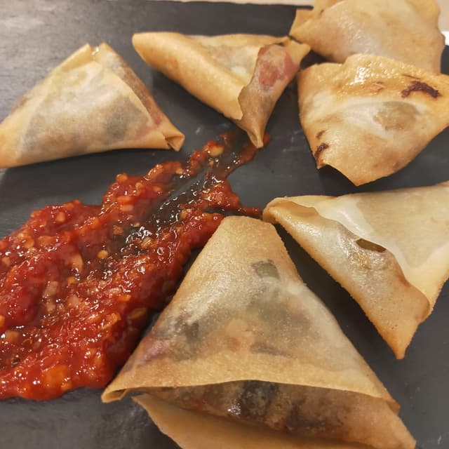 Foto del plato “Samosas de verduras al curry”