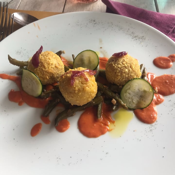 photo of Coroncina veggie country relais polpette di ceci shared by @nisidamasullo on  30 Aug 2022 - review