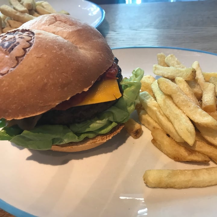 photo of Royale Eatery Vegan cheese burger shared by @katiewatt on  27 Apr 2021 - review