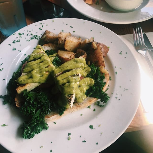 菜肴“Tofu Benedict”的照片