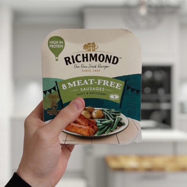 photo of Richmond 8 meat-free sausages shared by @lt14gjc on  20 Oct 2022 - review