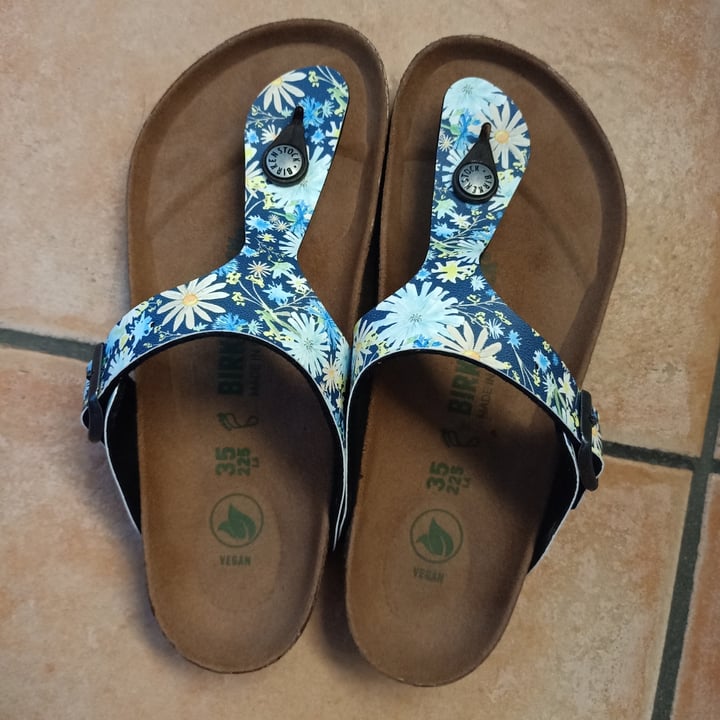 photo of Birkenstock Gizeh Vegan shared by @alis95 on  10 Jul 2022 - review