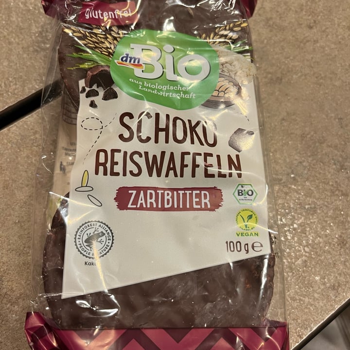 photo of dmBio Schoko Reiswaffeln Zartbitter shared by @lavaleveg on  23 Jun 2022 - review