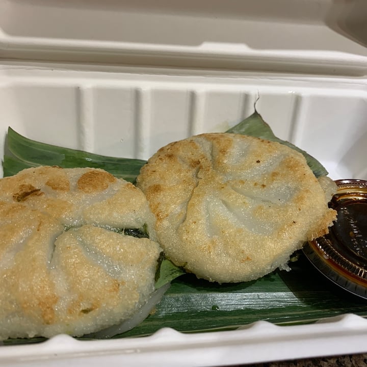 photo of Yaowarat Vegan Thai Restaurant Deep fried chive pastry shared by @kajun23 on  21 Dec 2020 - review